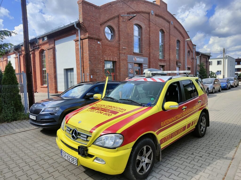 Holowanie Kąty Wrocławskie - bezpieczny transport pojazdu na drodze w Kątach Wrocławskich.
