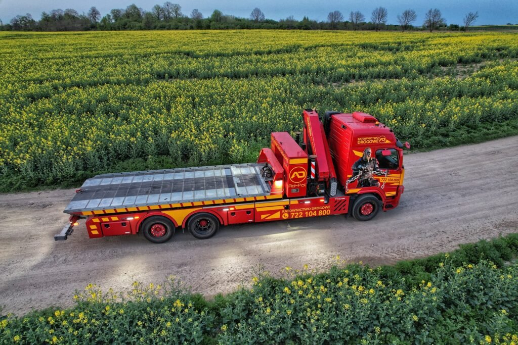Laweta Kąty Wrocławskie udzielająca wsparcia kierowcy przy awarii samochodu, laweta działająca w weekendy i święta