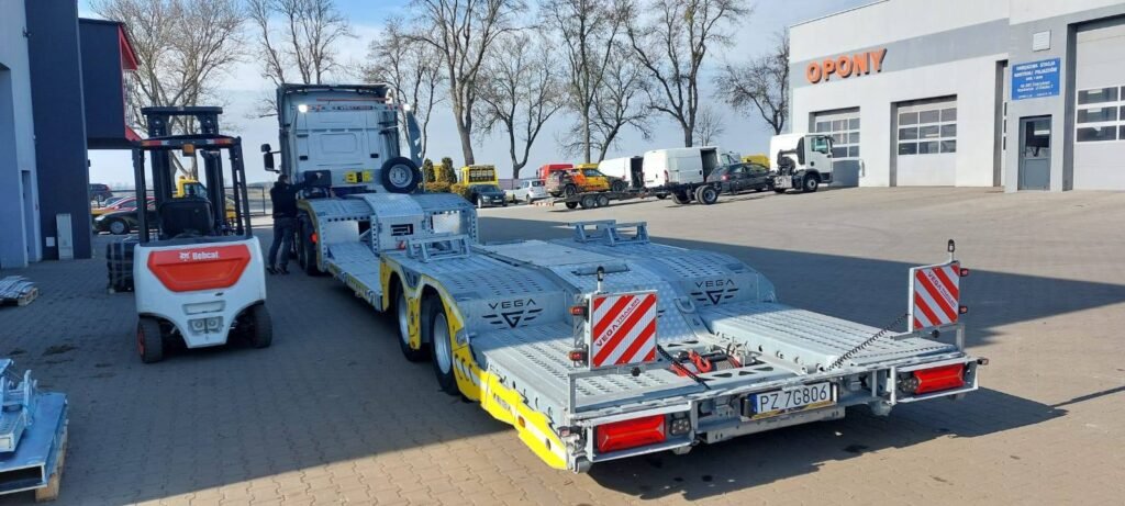 Holowanie Kąty Wrocławskie – laweta pomagająca kierowcy przy awarii samochodu na autostradzie A4 w okolicach Wrocławia